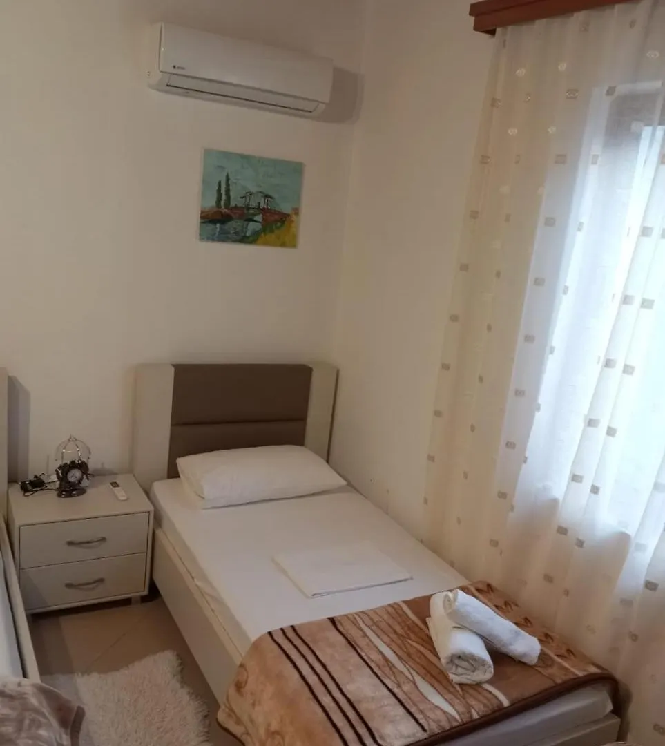Dhimitri'S Guest House Berat