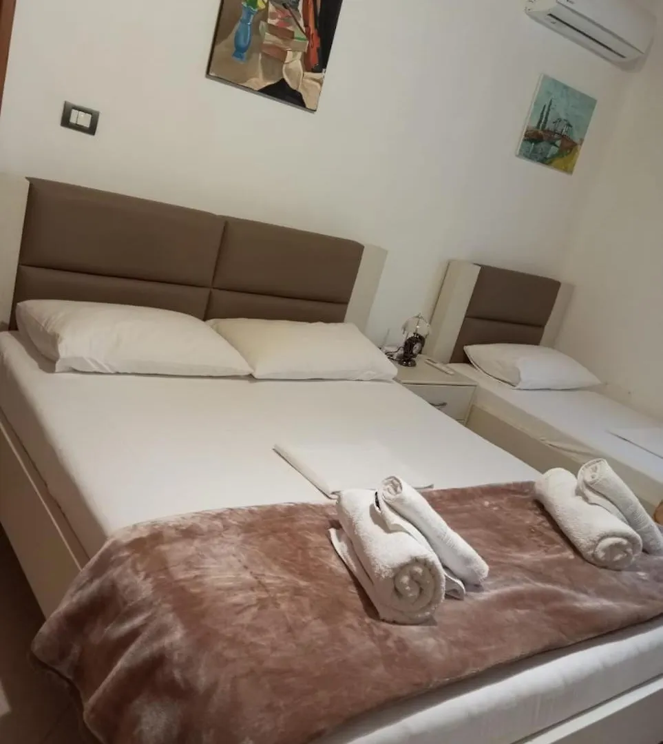 Dhimitri'S Guest House Berat 0*,