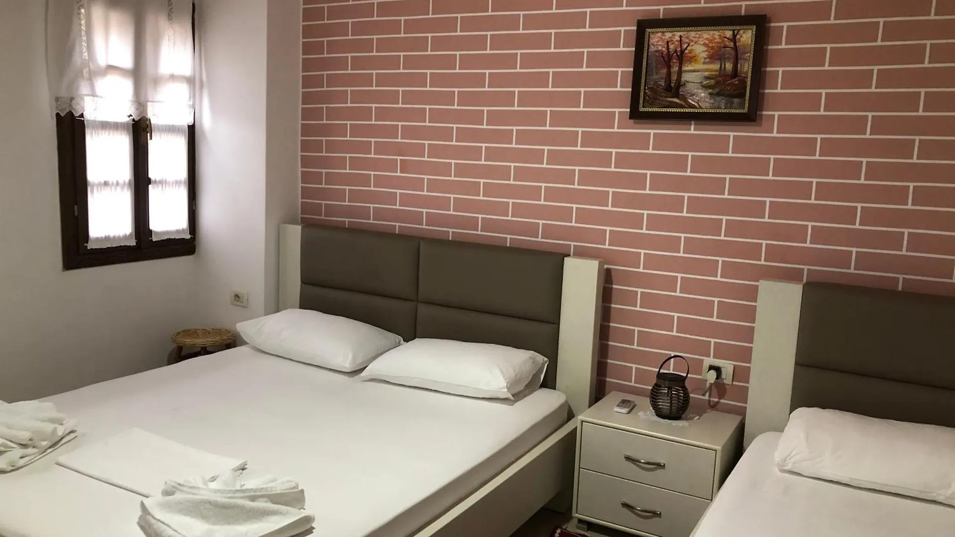 Dhimitri'S Guest House Berat