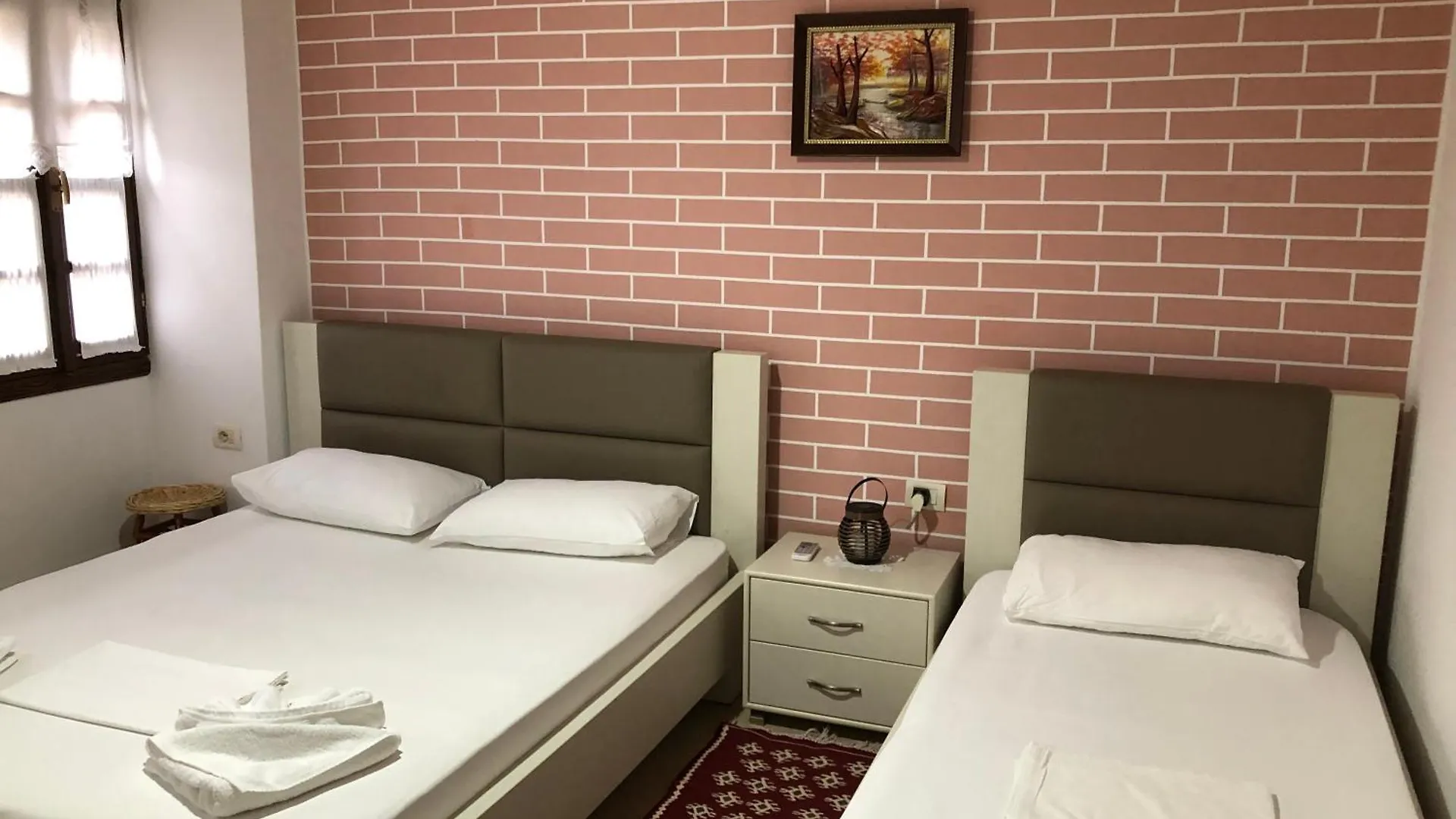 Dhimitri'S Guest House Berat
