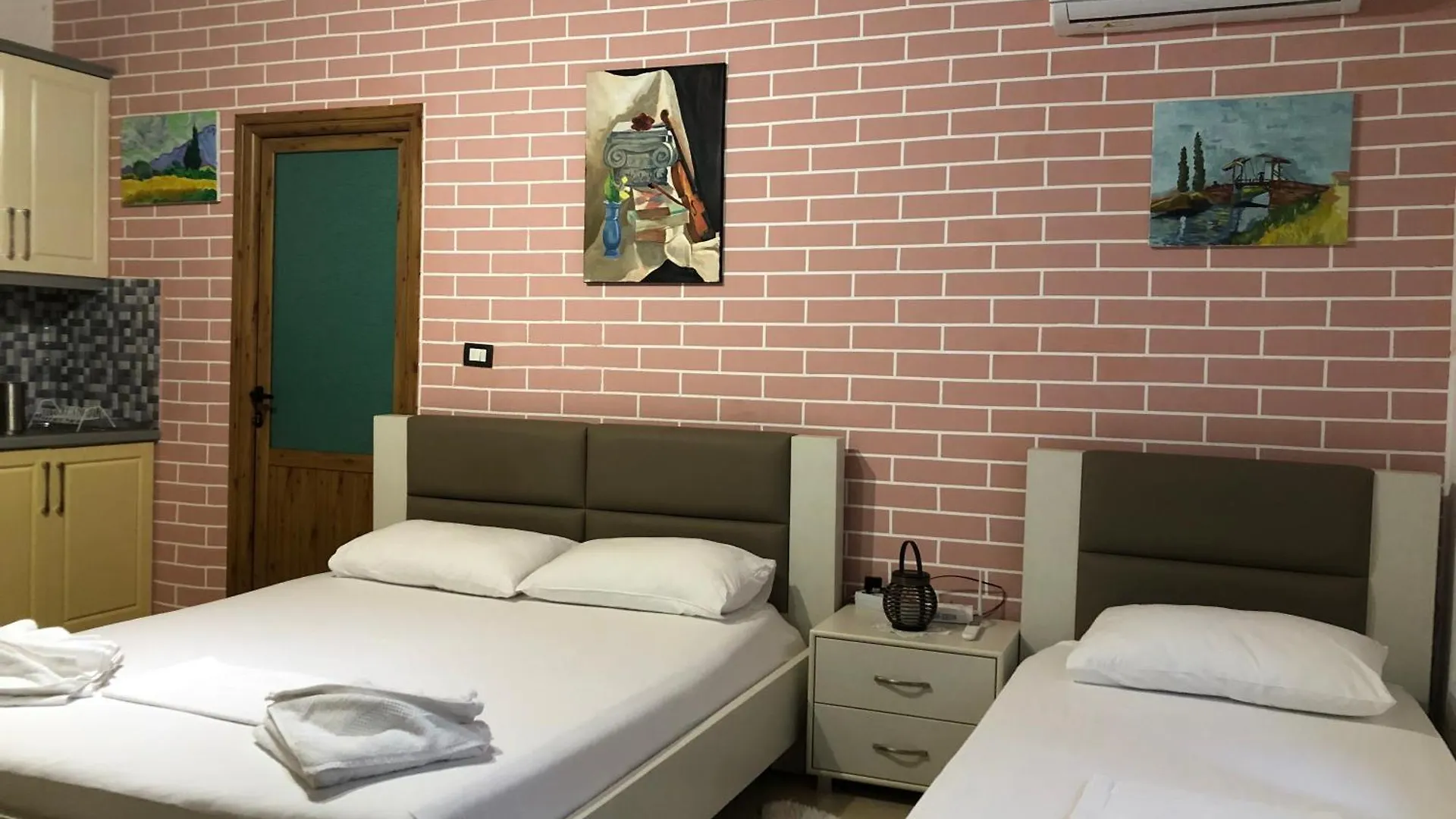 Dhimitri'S Guest House Berat