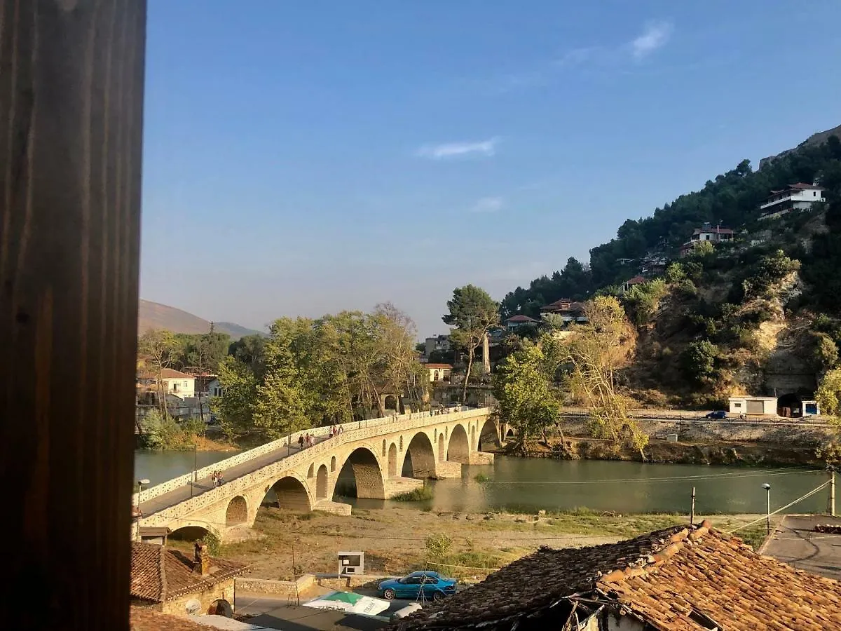 Dhimitri'S Guest House Berat Albania